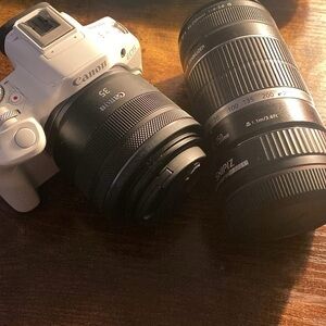 Canon r50 White Camera with Black Lens Set